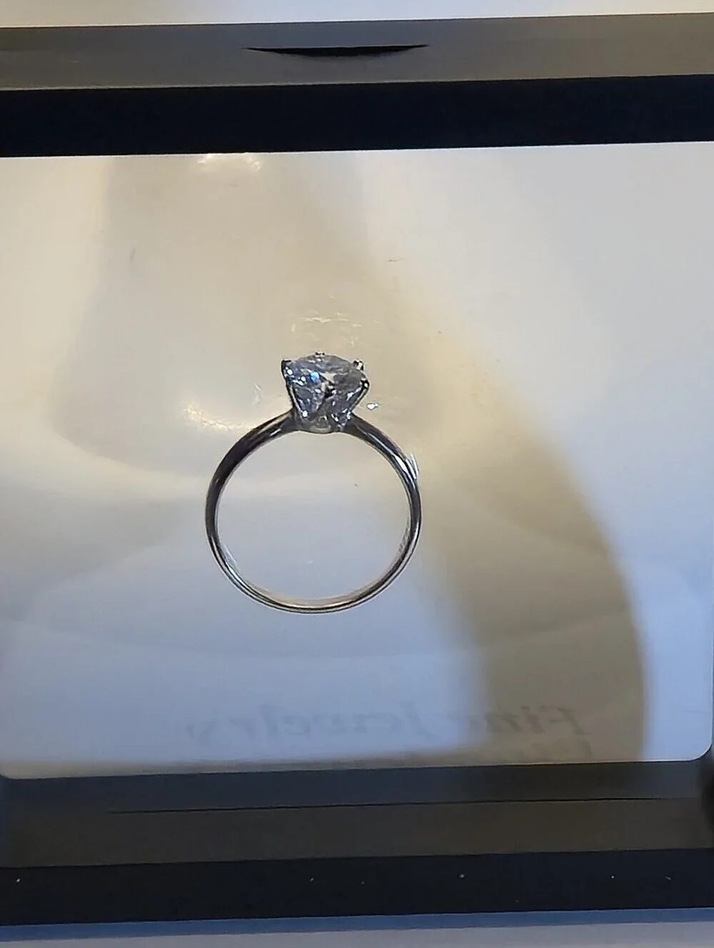 925 Silver Inlaid 2 Carats Moissanite Ring Size 9 Color Grade D Clarity VVS1